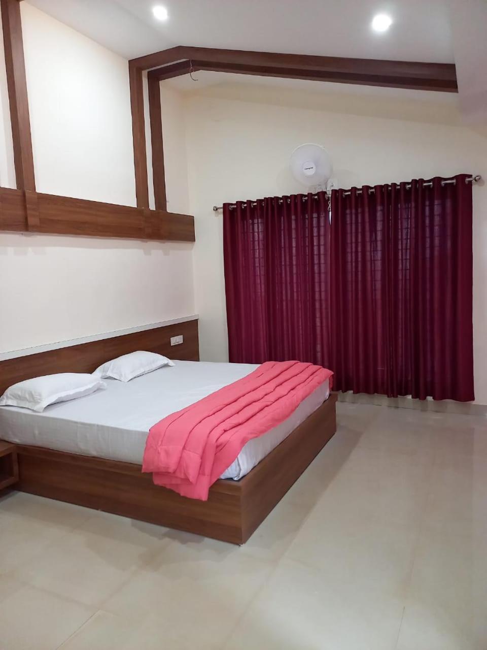Whiteflower Mountain Resort Perintalmanna Bagian luar foto